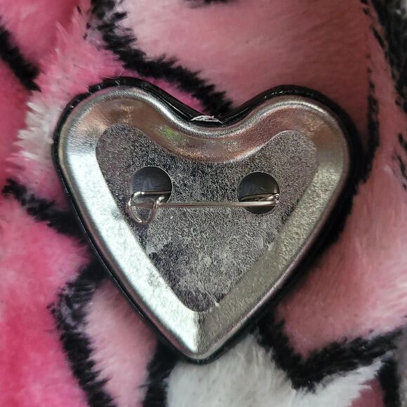 2" Move I'm Gay LGBT Funny Silly Heart Shaped Cute Pride Pin School Bag Style - Picture 2 of 2